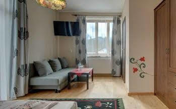 Zamoyskiego Bed & Breakfast 3*