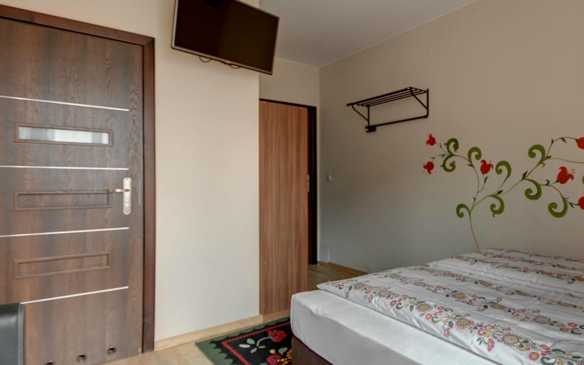 Zamoyskiego Bed & Breakfast 3*